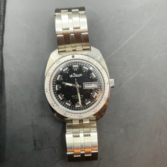 Vintage 1969 Le Jour Black Dial Watch - Picture 4 of 5